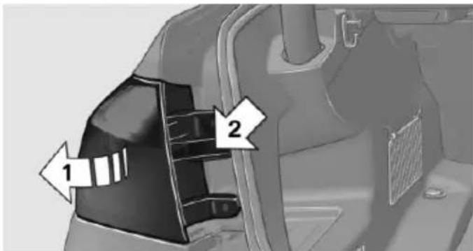 BMW 328i xDrive Sedan (2014) - Removing the exterior tail lamp - 3