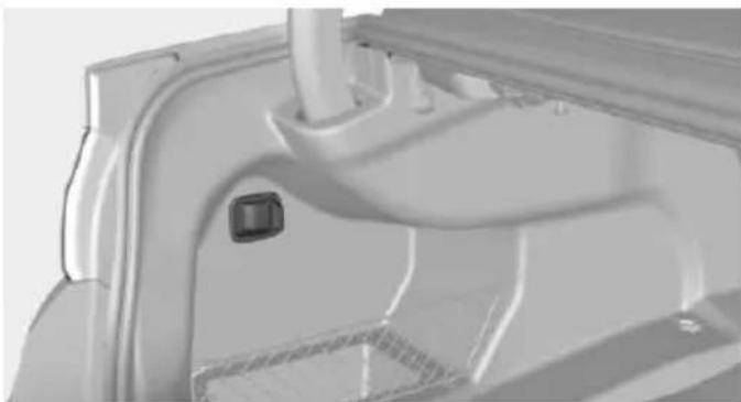 BMW 435i xDrive Coupe (2014) - In the cargo area - 1