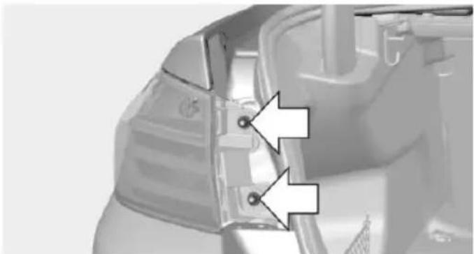 BMW 435i xDrive Coupe (2014) - Removing the exterior tail lamp - 2