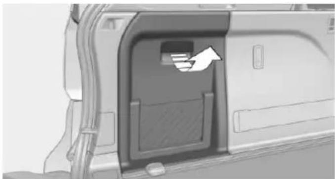 BMW X5 xDrive35d (2014) - Warning triangle - 1