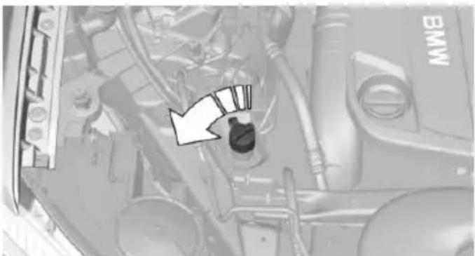 BMW X5 xDrive35d (2014) - Tank for reducing agent - 1