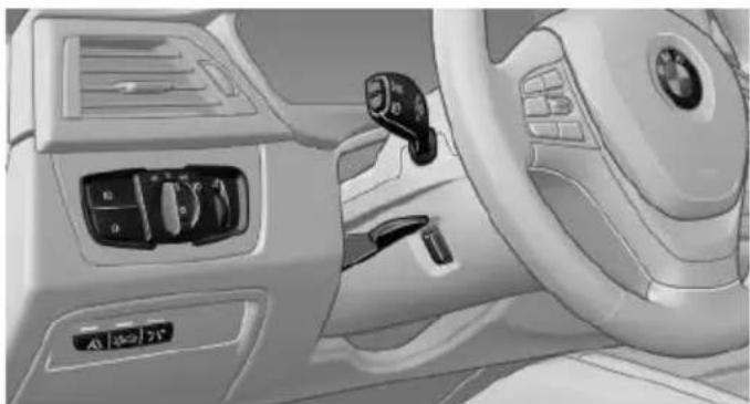 BMW 328i Sedan (2013) - Steering wheel heating - 1
