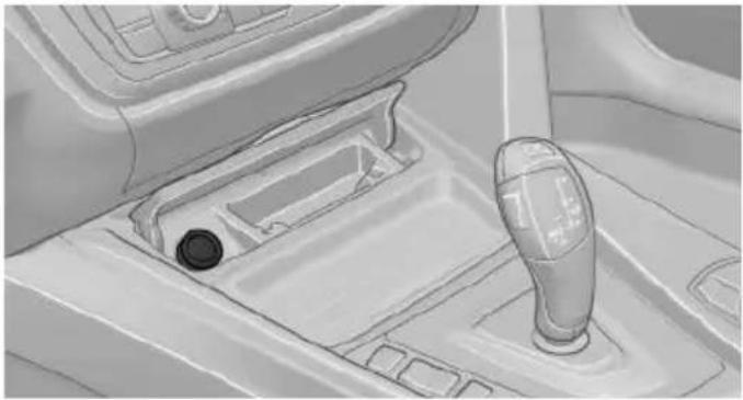 BMW 328i Sedan (2013) - Front center console - 1