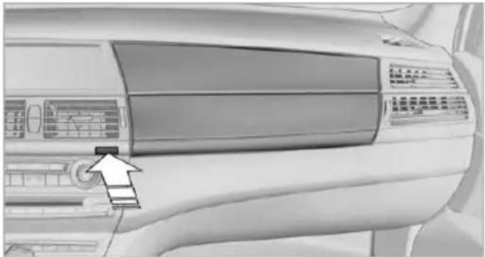 BMW X6 xDrive50i (2013) - Glove compartment - 1