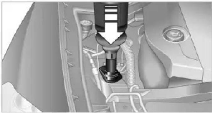BMW X6 xDrive50i (2013) - Refilling BMW diesel exhaust fluid - 2