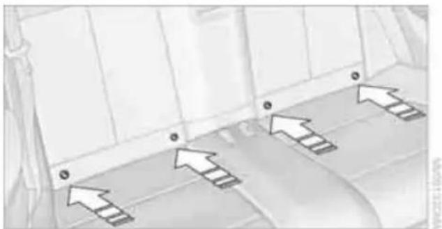 BMW 135i Coupe (2012) - Mounts for the lower LATCH anchors - 3