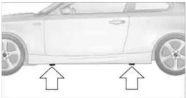 BMW 135i Coupe (2012) - Jack mounting points - 1