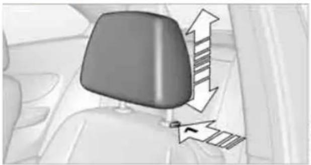 BMW 135i Coupe (2012) - Front seats - 1