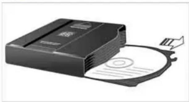 BMW 135i Coupe (2012) - Inserting/removing CDs from the CD magazine - 1