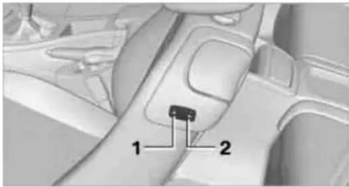 BMW 335i Coupe (2012) - Longitudinal adjustment from outside/behind - 1