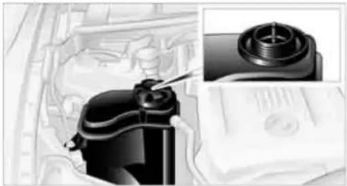 BMW 335i Coupe (2012) - Checking coolant level - 2