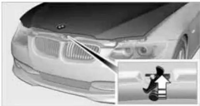 BMW 335i Coupe (2012) - Hood - 3