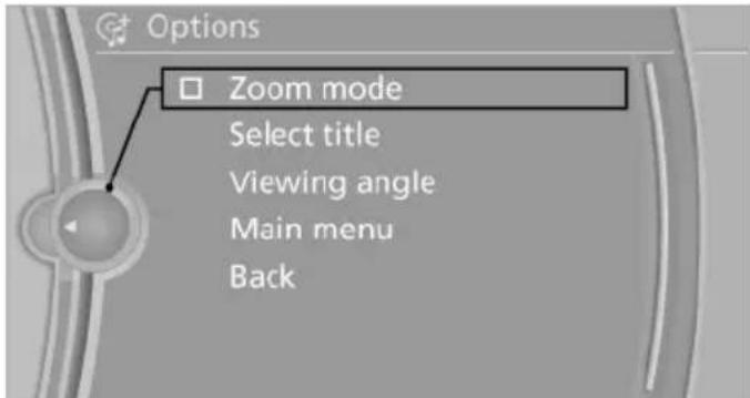 BMW 528i xDrive Sedan (2012) - Selecting the zoom - 1