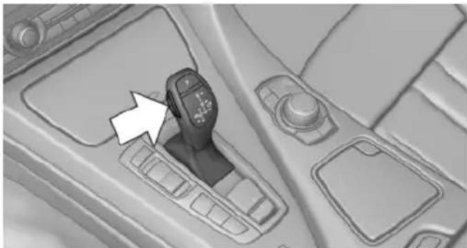 BMW 650i xDrive Coupe (2012) - Engaging D, R and N - 2