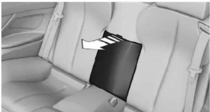 BMW 650i xDrive Coupe (2012) - Preparing and loading the ski bag - 1