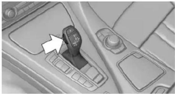 BMW 650i xDrive Convertible (2012) - Engaging D, R and N - 2