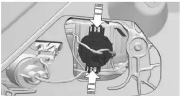 BMW 650i xDrive Convertible (2012) - Inside brake lamp\* - 1