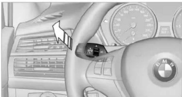 BMW X6 M (2012) - Activating the High-beam Assistant - 2