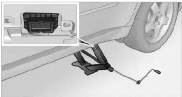 BMW X6 M (2012) - Jacking up vehicle - 3
