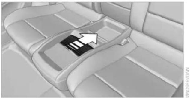 BMW X6 M (2012) - BMW X6: in the rear console - 1