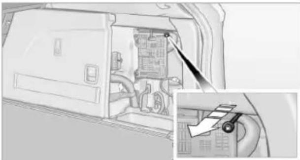 BMW X6 M (2012) - Manually unlocking fuel filler flap - 1
