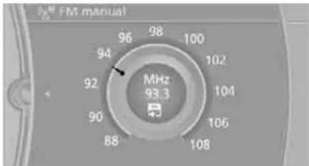 BMW 335i Convertible (2011) - Selecting a station manually - 1