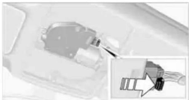 BMW 335i Convertible (2011) - Closing manually\* - 3
