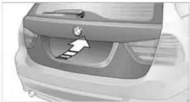 BMW 328i xDrive Sedan (2011) - Sports Wagon - 1