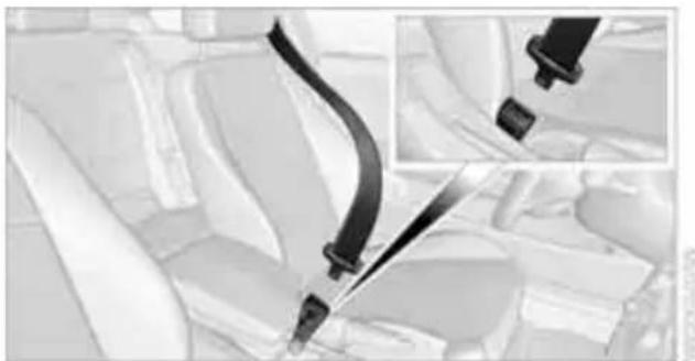 BMW 128i Coupe (2010) - Safety belts - 1
