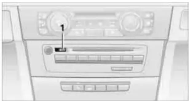 BMW 335i xDrive Sedan (2010) - Inserting navigation DVD - 1
