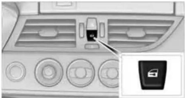 BMW Z4 sDrive30i (2010) - Opening and closing: From the inside\* - 1
