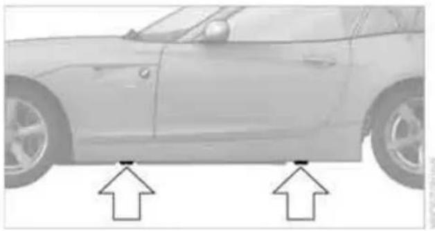 BMW Z4 sDrive30i (2010) - Changing wheels - 2