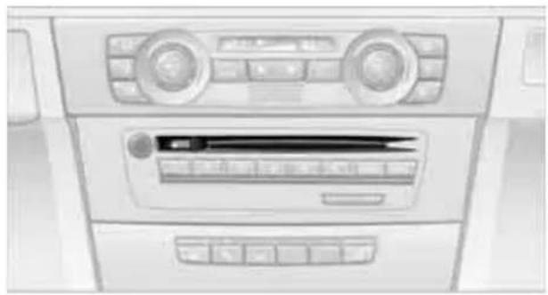 BMW 328i xDrive Sedan (2009) - CD player and CD changer\* - 1