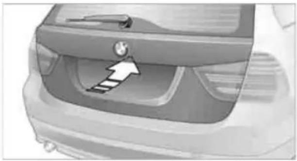 BMW 328i xDrive Sports Wagon (2009) - Opening from outside - 2