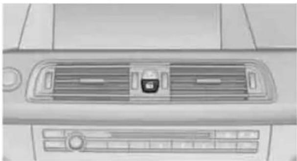 BMW 750i Sedan (2009) - Opening and closing: from the inside - 1