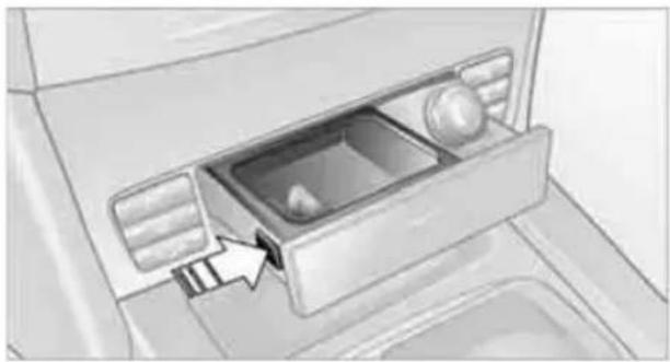 BMW 535i Sedan (2008) - Ashtray, front - 2