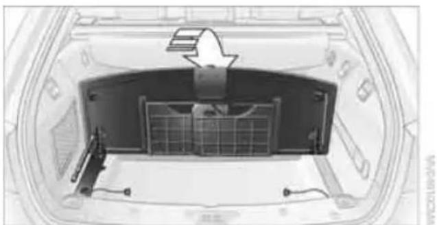 BMW 535i Sedan (2008) - Sports Wagon: removing and installing floor panel flap of storage area package - 3