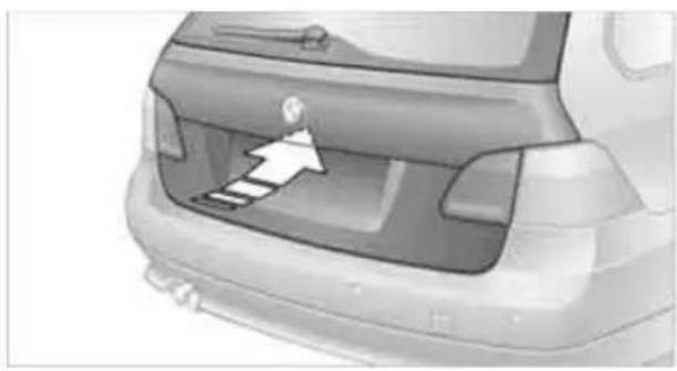 BMW 535i Sedan (2008) - Opening tailgate - 1