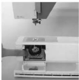 BERNINA Activa 145 - Cleaning - 2