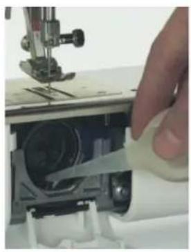 BERNINA Artista 165 - Cleaning - 3
