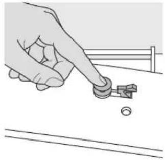 BERNINA Artista 165 - Winding the bobbin - 1