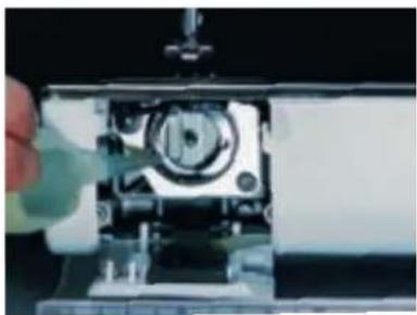 BERNINA Artista 200 - Naaicomputer reinigen - 1