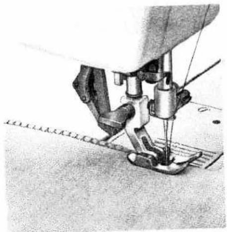 PFAFF 1214 - Inserting patches - 6