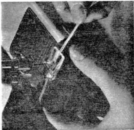 PFAFF 1221 - Sewing on elastic threads - 1