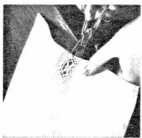 PFAFF 1221 - Inserting lace - 2