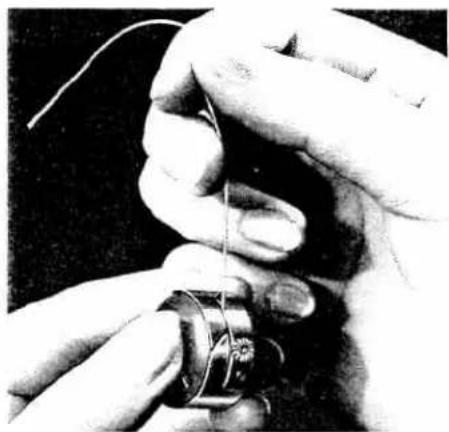 PFAFF 297-1 - Engaging and disengaging the sewing mechanism for bobbin winding - 7