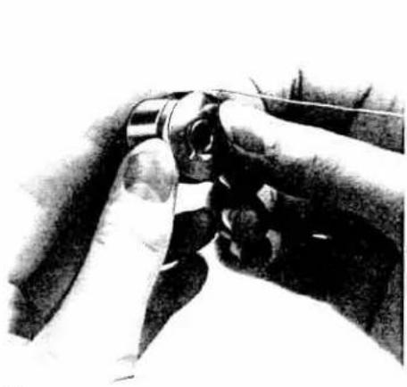 PFAFF 297-1 - Engaging and disengaging the sewing mechanism for bobbin winding - 4