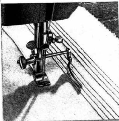 PFAFF 92 - Changing the Needle and the Sewing Foot - 2