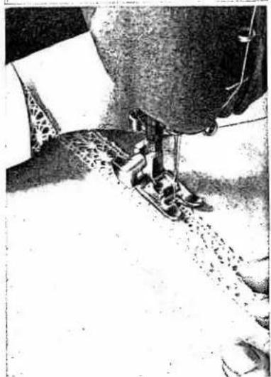 PFAFF automatic 262 - Inserting Lace - 2