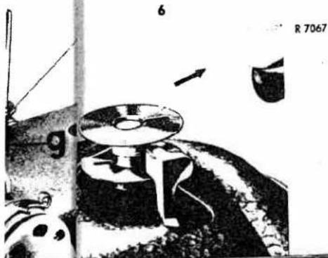 PFAFF automatic 332 - Winding the Bobbin - 7